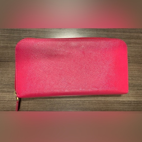 Authentic Prada Saffiano Pink Leather Bow Zip Around Wallet - Picture 2 of 11